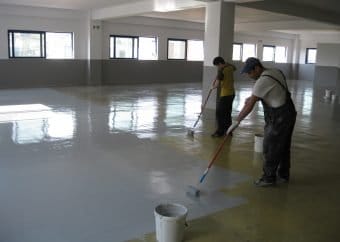 applying garage floor coating